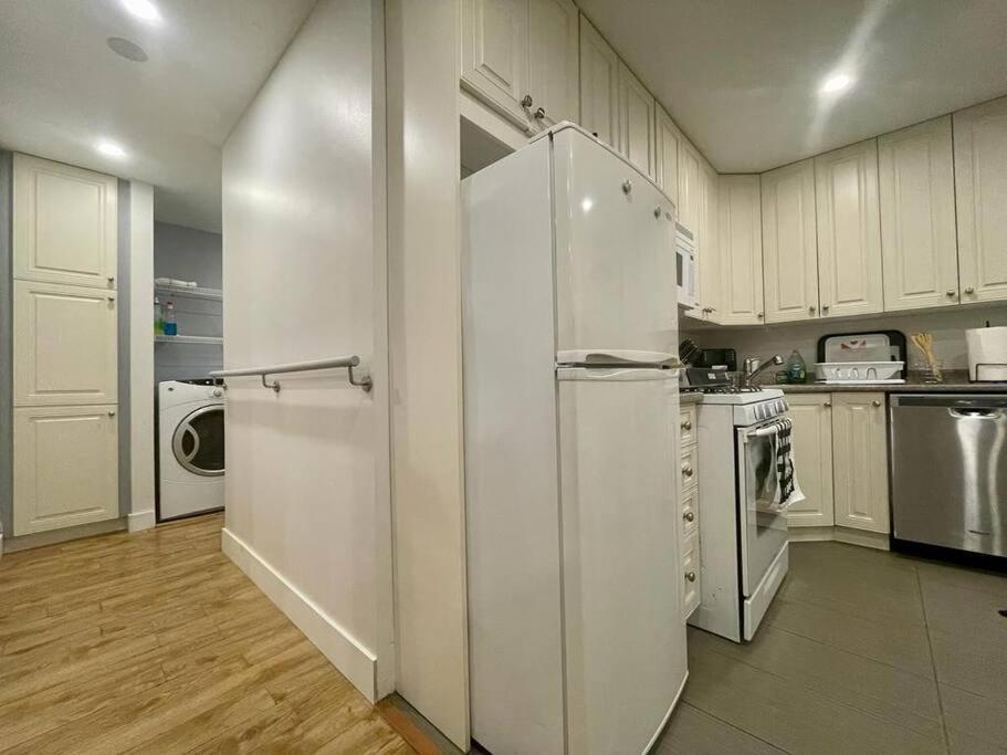 Westview Vacation Rental - Two Br House North Vancouver Zewnętrze zdjęcie